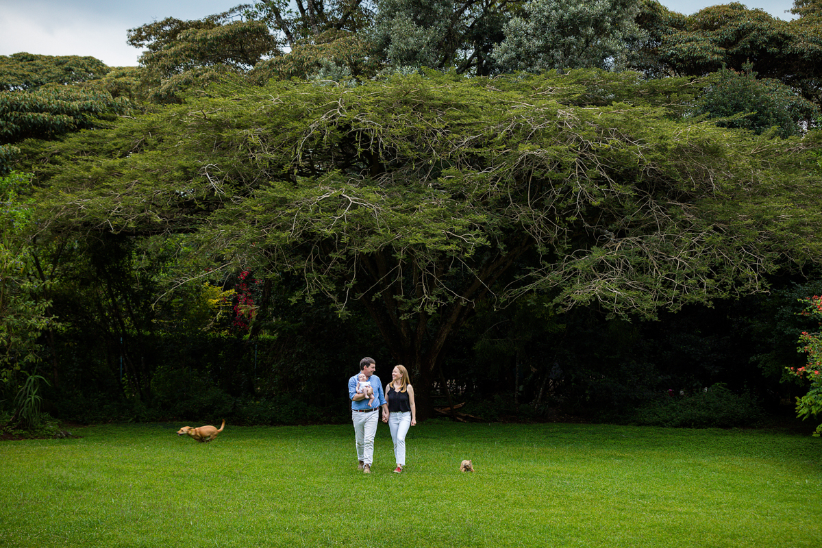 Kenyan Family Lifestyle Portraits Outdoors On Locations By Antony Trivet Photography