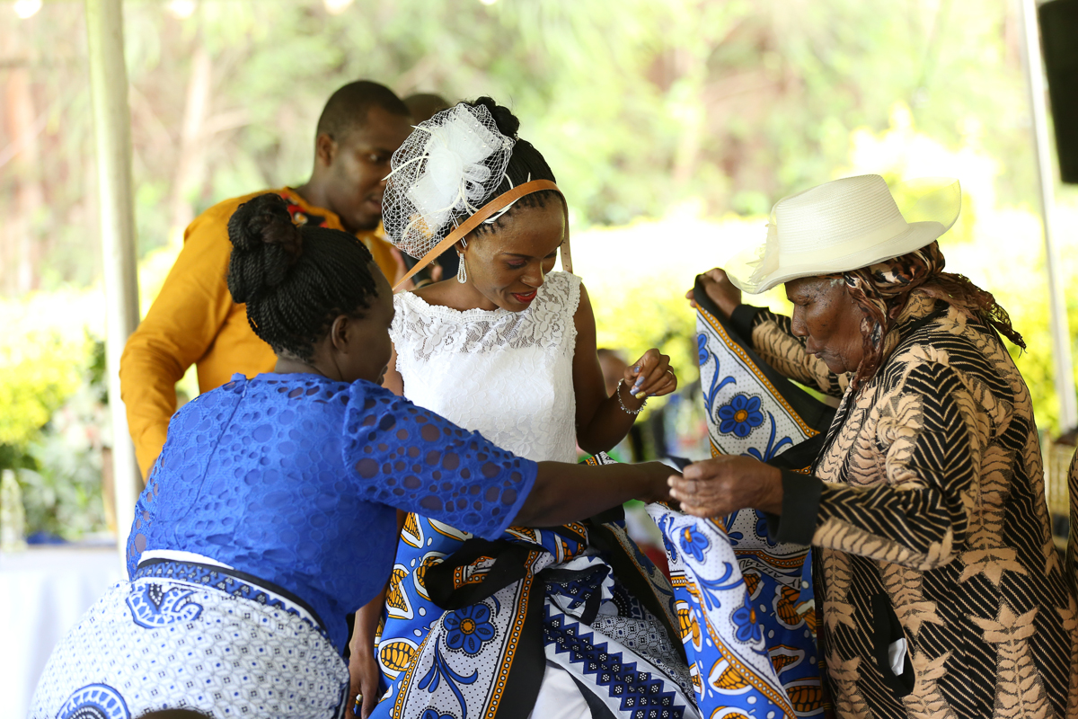 Creative Artistic Kenyan Weddings :: Luxury Lifestyle Photographer