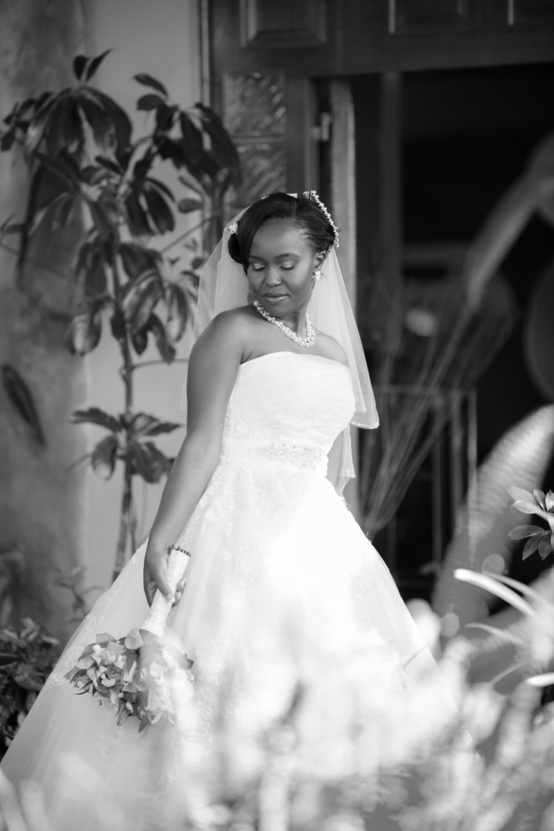 Kenya Bride Creative Portraits Wedding Photography Black And White By Antony Trivet Weddings