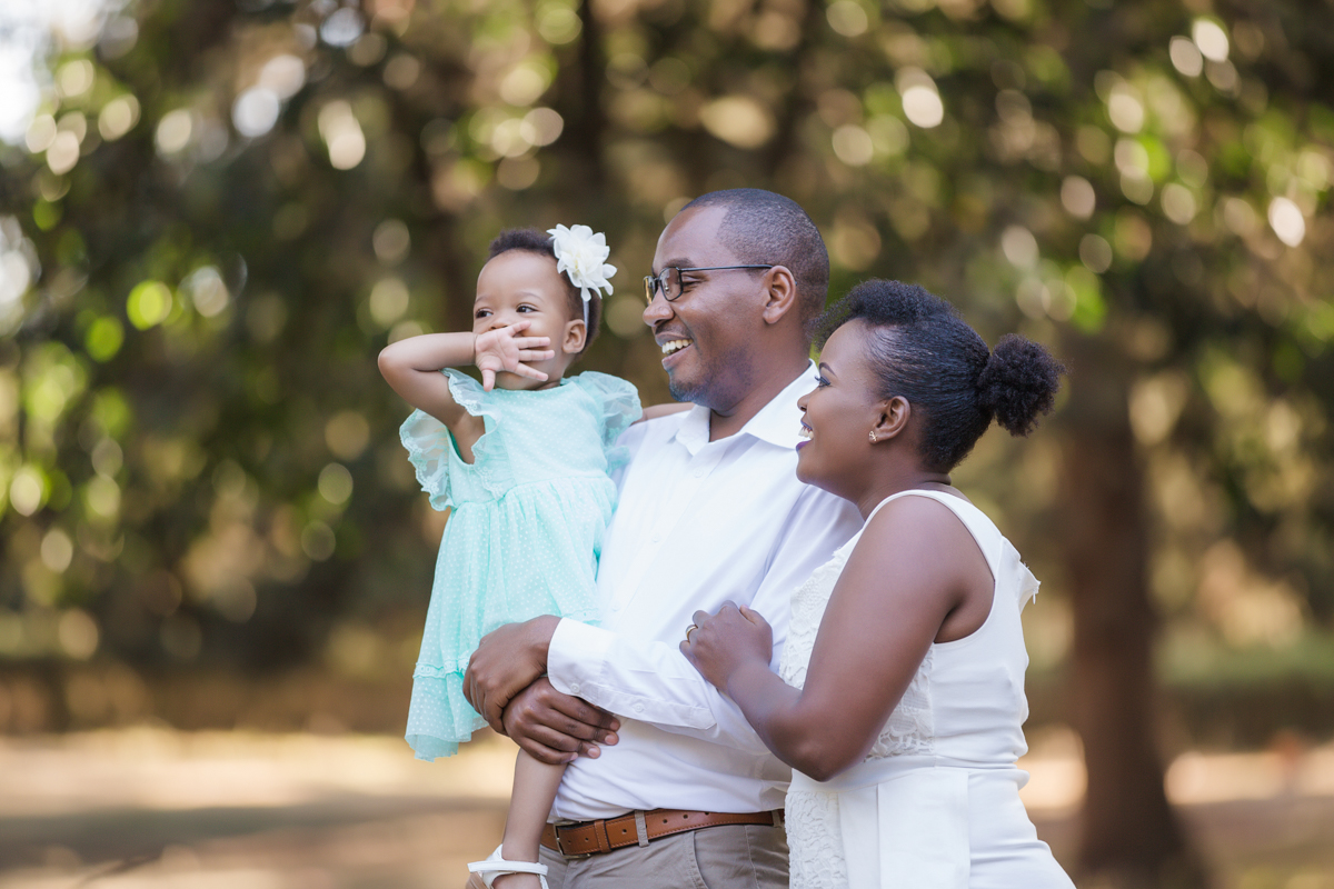 Kenyan Family Portraits Photographer :: Outdoors On-locations Top