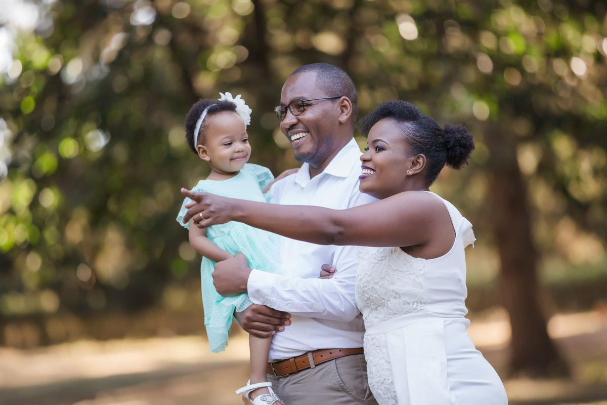 Kenyan Family Portraits Photographer :: Outdoors On-locations Top