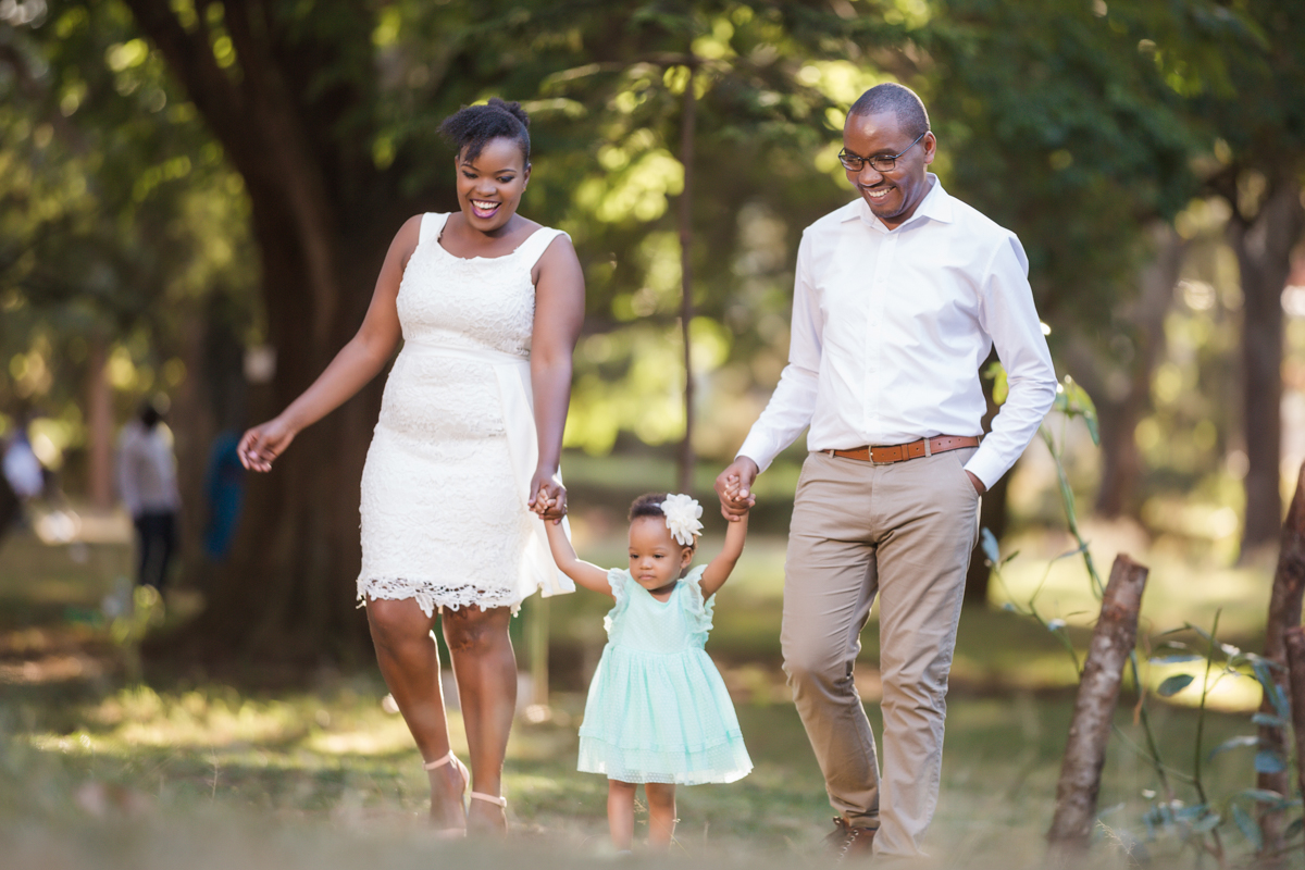 Kenyan Family Portraits Photographer :: Outdoors On-locations Top