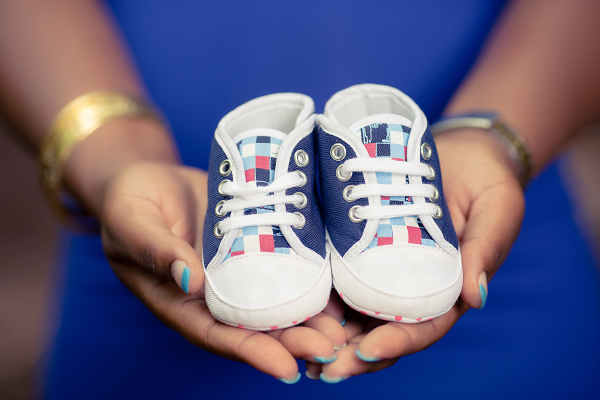 Kenyan Creative Maternity Photoshoot Outdoors On Location - Antony Trivet Portraits