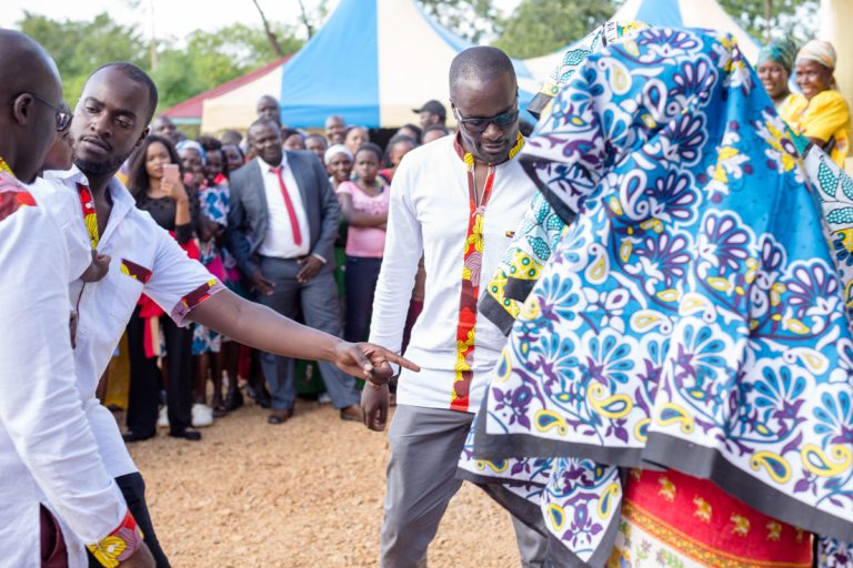 Luo Traditional Wedding Ceremony :: Emmanuel & Donna Dowry Images