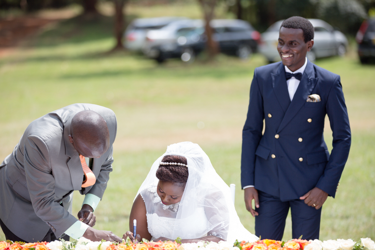 Kenyan Wedding Photographers :: Love Story By Antony Trivet