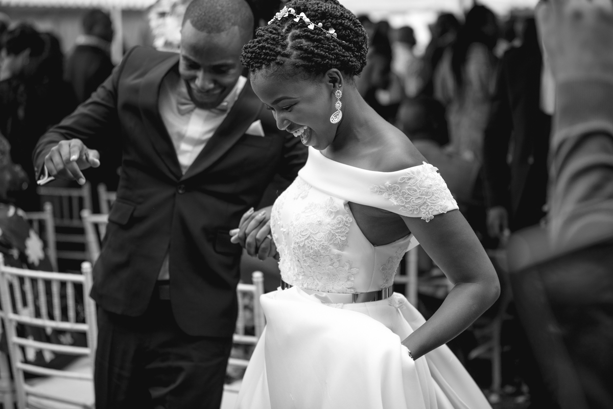 Best Kenyan Wedding Photographer :: Real Moments Documentary