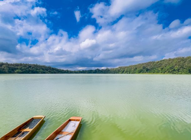 Lake Duluti Arusha Tanzania :: Volcanic Crater Lake Great Rift Vall